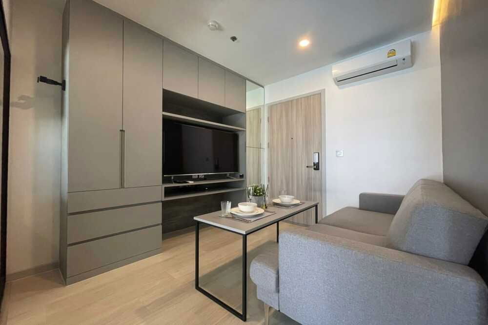 picture Sale with tenant !! high floor 22+, Modern minimalist style! Code C20240500238...KnightsBridge Prime Sathorn, 1 bed, 1 bath, furnished, Special Deal! - 2/6