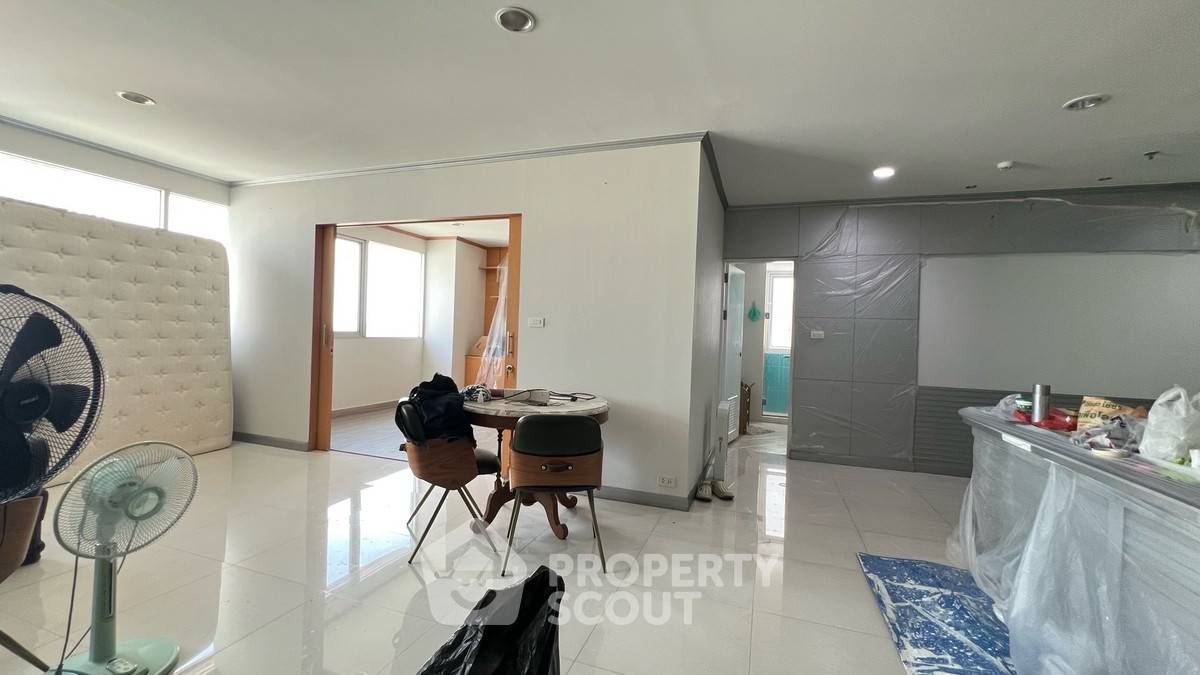 picture 2-BR Condo at St. Louis Grand Terrace near BTS Saint Louis (ID 2455135) - 12/13