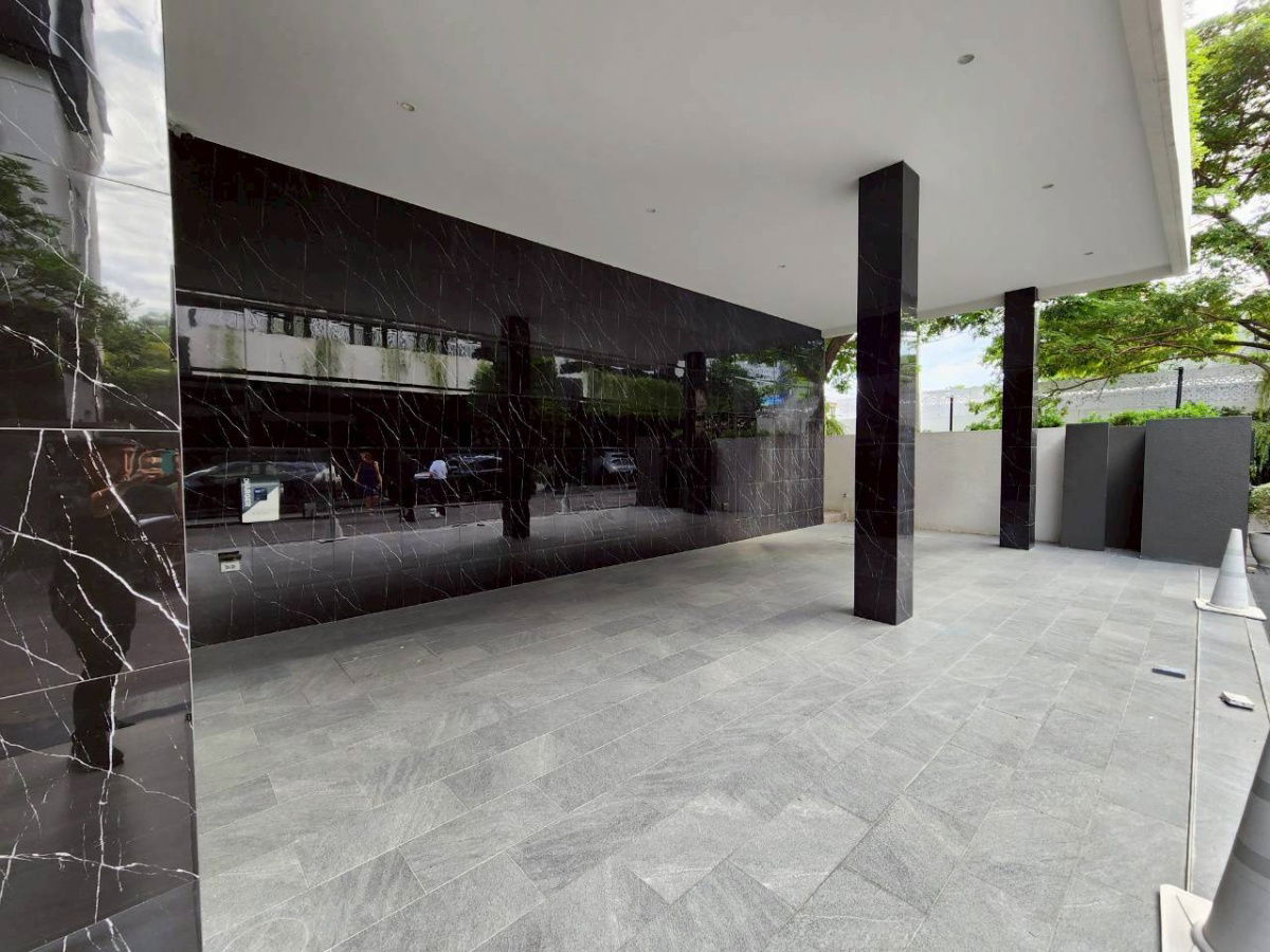 รูป ขายบ้านเดี่ยวหรู 4 ชั้น พระราม 9 ซอย 39 ใช้สอยกว่า 500ตรม. 4 ห้องนอน 5 ห้องน้ำ 3 จอดรถ เพียง 39.9 ล้านบาท - รูปที่ 5/44