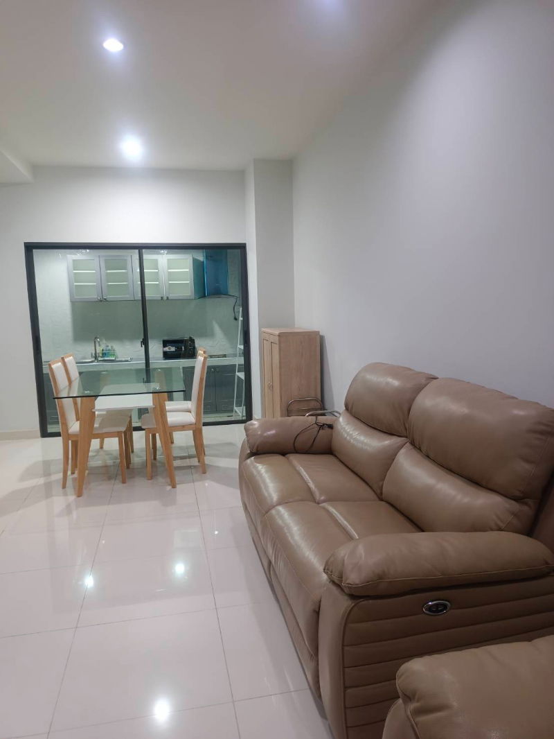 Townhouses for rent : 🌈⚡ HHM0058 Baan Klang Muang Rama 9 – Krungthep Kreetha (Townhome) ⚡🌈 Get a Special Code when renting with us 💬 LINE: @theagentpro