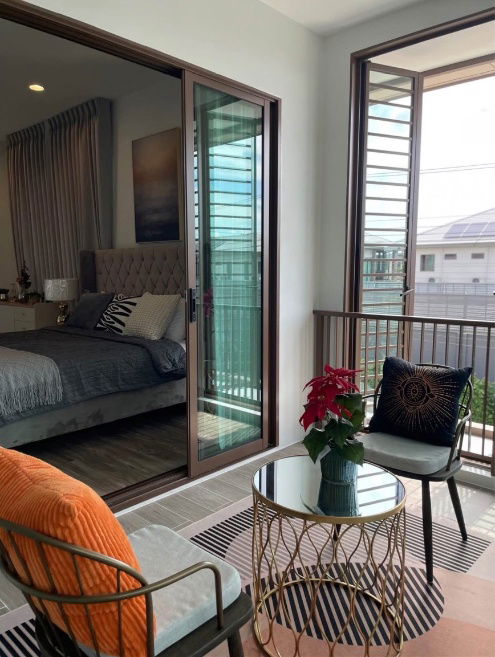 รูป uxury Home for Rent – Burasiri Krungthep Kreetha บ้านเดี่ยวหรู ตกแต่งเฟอร์ครบ พร้อมเข้าอยู่ ทำเลกรุงเทพกรีฑา ใกล้โรงเรียนนานาชาติ เหมาะสำหรับครอบครัว - รูปที่ 12/19