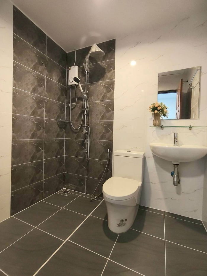 รูป ทาวน์เฮ้าส์ รีโนเวทใหม่ หมู่บ้าน เคซี.รามอินทรา 1 ซอย 17 ถนนหทัยราษฎร์ 39 สามวาตะวันตก คลองสามวา มีเฟอร์นิเจอร์พร้อมอยู่ - รูปที่ 16/21