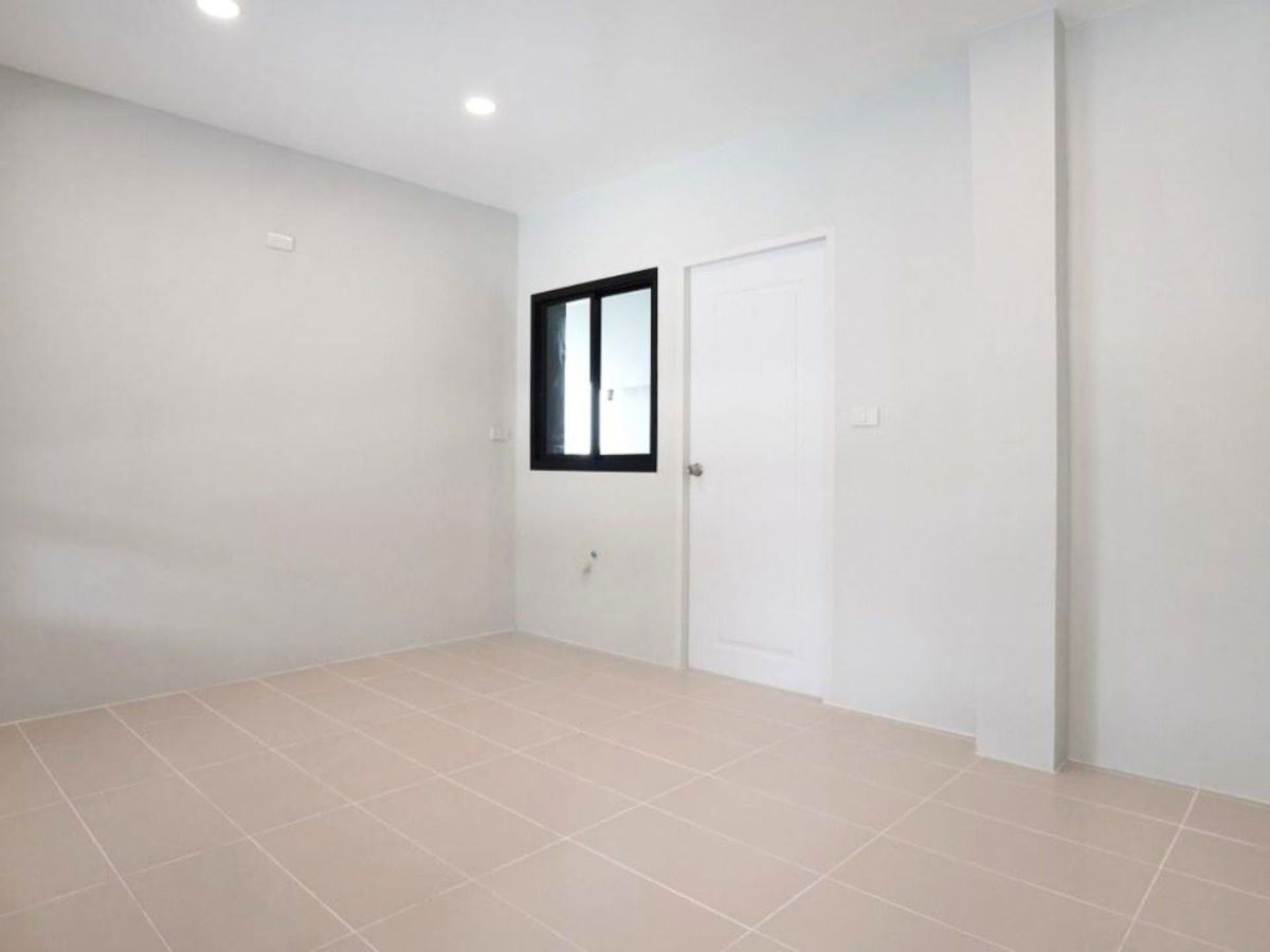 รูป บ้านเดี่ยว 4 ห้องนอน! รีโนเวทใหม่ทั้งระบบ | ติดถนนเมนประชาชื่น | ยิ่งรวยนิเวศน์ - รูปที่ 14/15