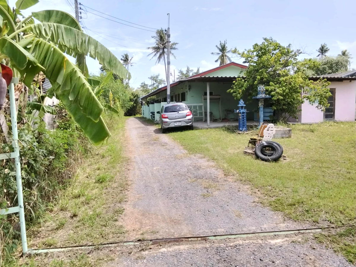 picture Beautiful Land for Sale in Prachuap Town. Land with business  - 1/8