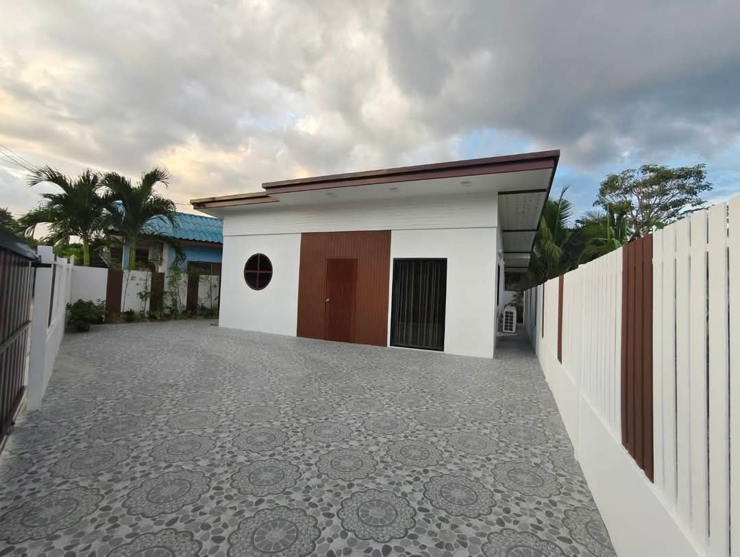 picture Hot Deal! Great Value ! Detached House in Huay Yai located near Wat Theppabutr 3beds 2baths - 4/19