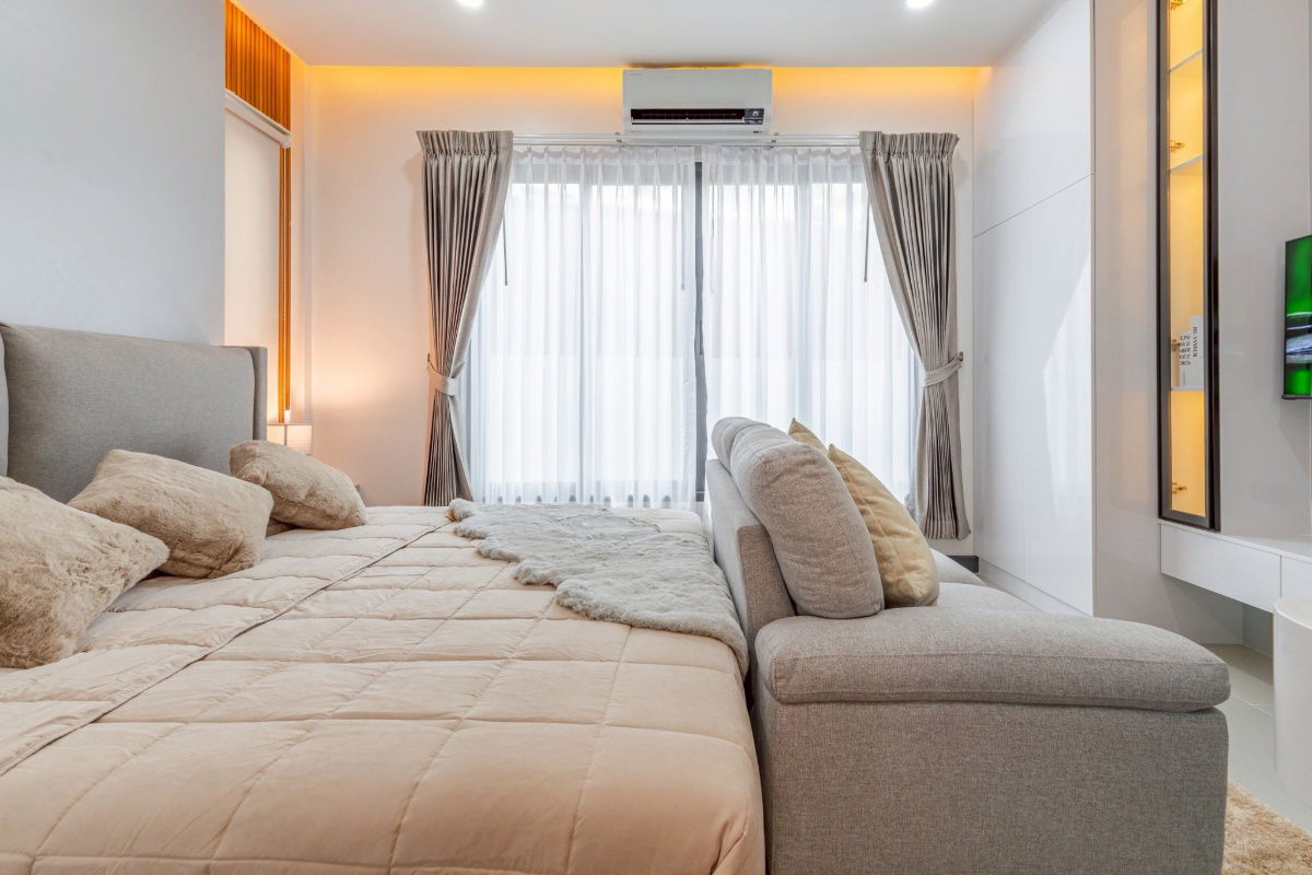 รูป ขายบ้านเดี่ยว พร้อมสระว่ายน้ำ รวมเฟอร์นิเจอร์และเครืองใช้ไฟฟ้า - ใจกลางเมืองพัทยา ซอยเฉลิมพระเกียรติ - รูปที่ 13/37