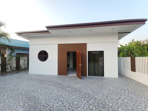 Hot Deal! Great Value ! Detached House in Huay Yai located near Wat Theppabutr 3beds 2baths