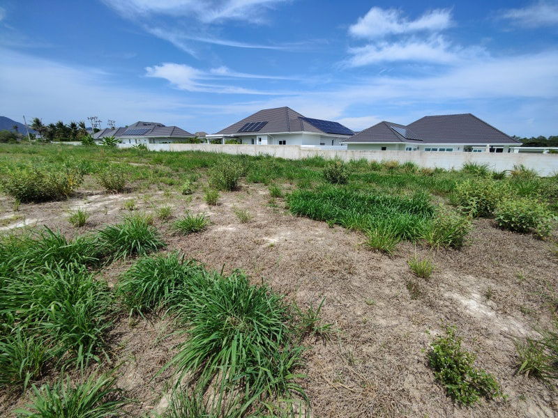 รูป ขายที่ดิน 1 ไร่ เหมาะกับการสร้างบ้าน ทำเลดี ใกล้สนามกอล์ฟแบล็คเมาน์เทน - รูปที่ 5/12