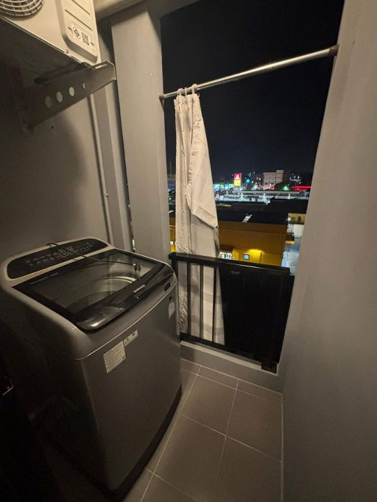 picture code : E195 Unio Ramkhamhaeng–Serithai - 5/6