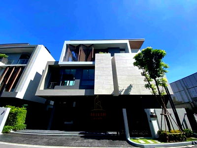 บ้านเดี่ยว ทรู ทาวเวอร์ พัฒนาการ : SH120125 ขาย บ้านเดี่ยว 3 ชั้น 5 ห้องนอน at The Gentry พัฒนาการ 2 พร้อมลิฟต์และสระว่ายน้ำส่วนตัว เชื่อมต่อทองหล่อ-เอกมัย เพียง 7 นาที