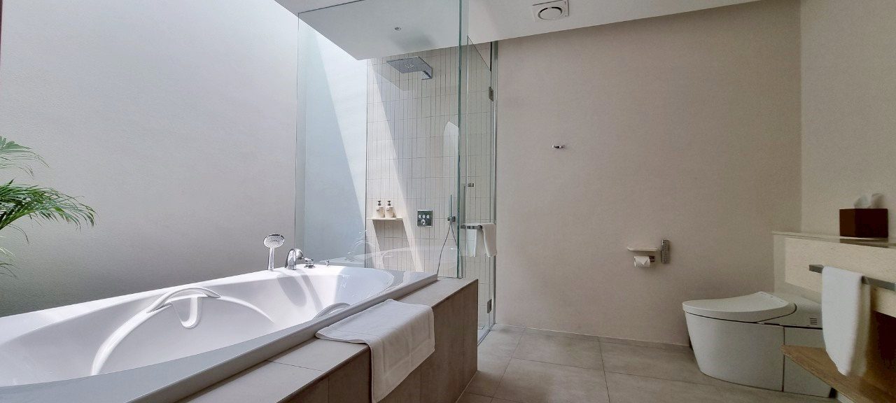 picture Luxury Modern Pool Villa in Na Jomtien for Sale - 19/25