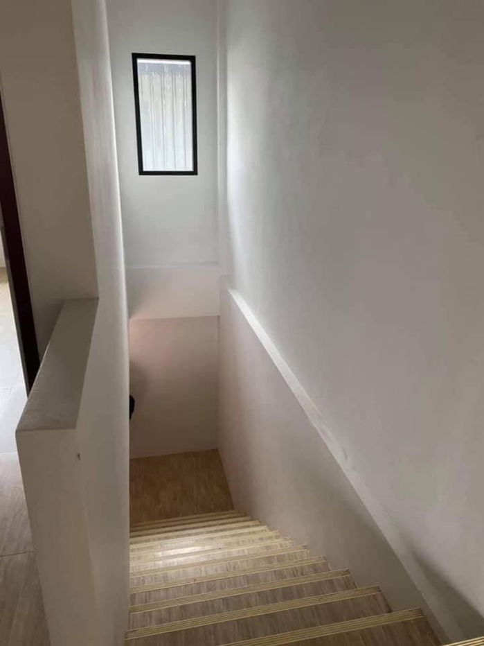 picture 2-storey townhouse in Soi Khacharnwit, feels like a commercial building, suitable for small businesses or trading. - 3/6