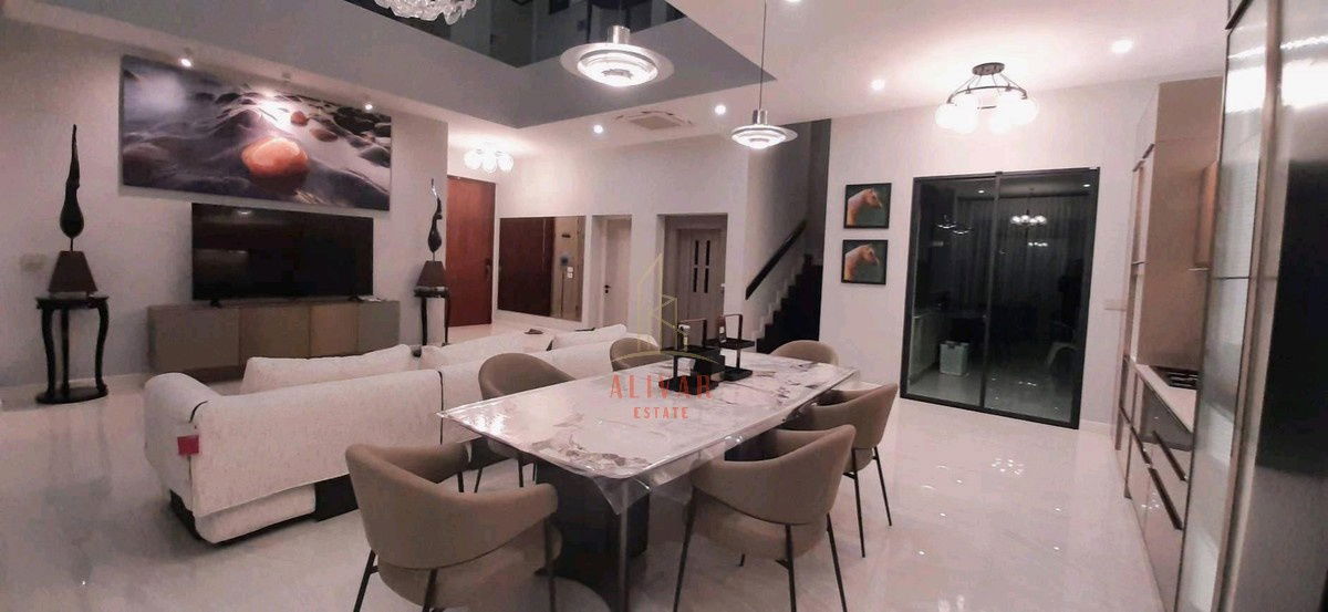 picture RH120425 New 3-storey detached house for rent, 8 bedrooms at THE HONOR Yothinpattana with Private Pool Villa - 2/8