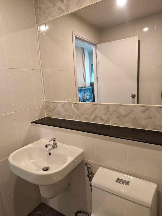 รูป code : E167 ให้เช่าคอนโด รีเจ้นท์ โฮม บางนา (Regent Home Bangna) | ใกล้ BTS บางนาเพียง 400 ม. ชั้นสูง วิวโล่ง ห้องใหม่พร้อมเข้าอยู่ทันที - รูปที่ 13/16