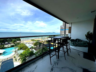 คอนโดให้เช่า : Beachfront 2-Bedroom Condo for Rent at Copacabana Jomtien