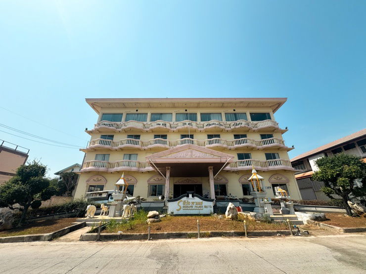 รูป โรงแรมบนเกาะสีชัง ชลบุรี พร้อมทำกิจการต่อ - รูปที่ 2/9