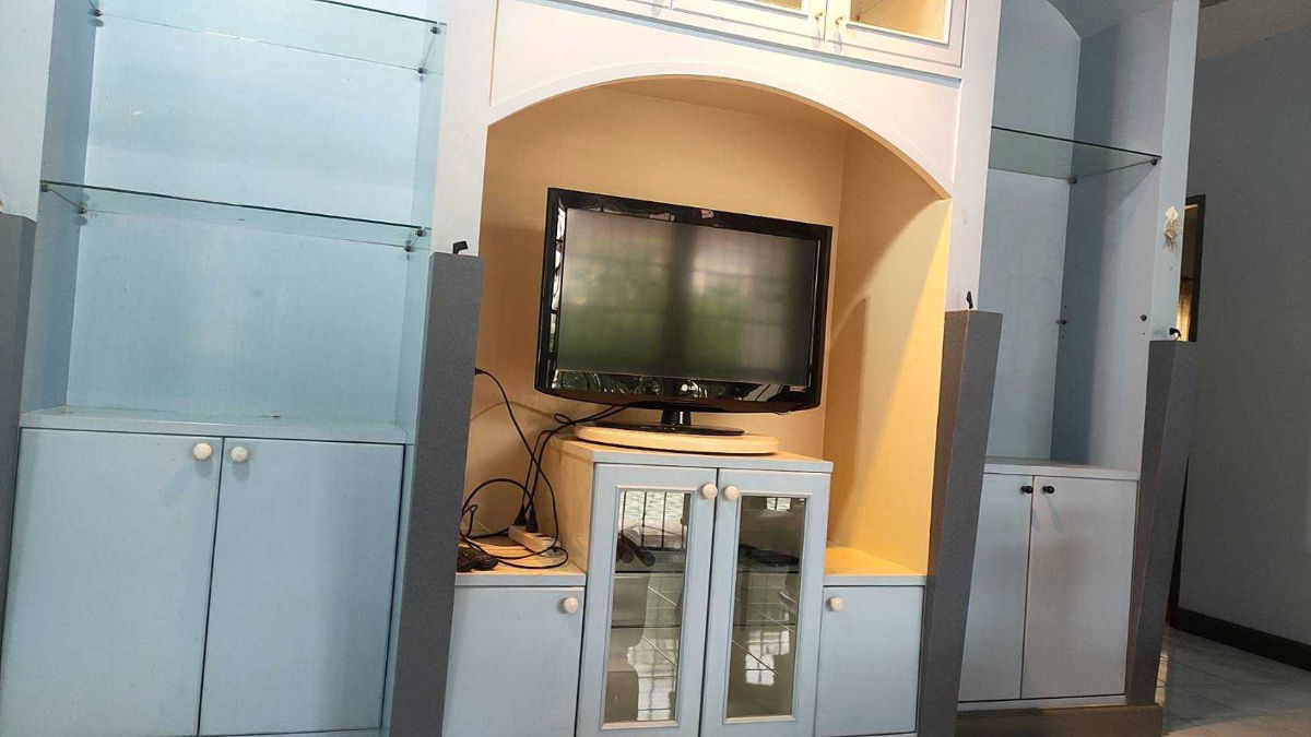 picture A detached house for rent with 3 bedrooms and 2 bathrooms - 8/16