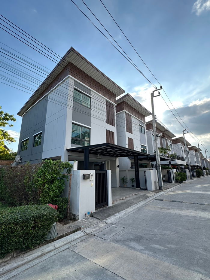 รูป 🔥 ให้เช่าบ้านแฝด 3 ชั้น หลังใหญ่ โครงการ SIRI HOUSE  ✨ ทำเลใจกลางเมือง เดินทางสะดวก เชื่อมต่อ รัชดา - ห้วยขวาง - รูปที่ 1/15