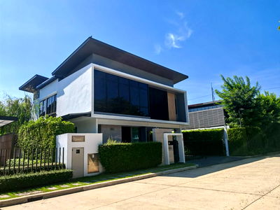 ขายบ้านเดี่ยว : ขายบ้านเดี่ยว2ชั้น พื้นที่ 100.2 ตร.ว.หมู่บ้านไอคอน ปิ่นเกล้า  ถ.พุทธมณฑลสาย 2 ต.ศาลาธรรมสพน์  อ.เทวีวัฒนา จ.กรุงเทพมหานคร