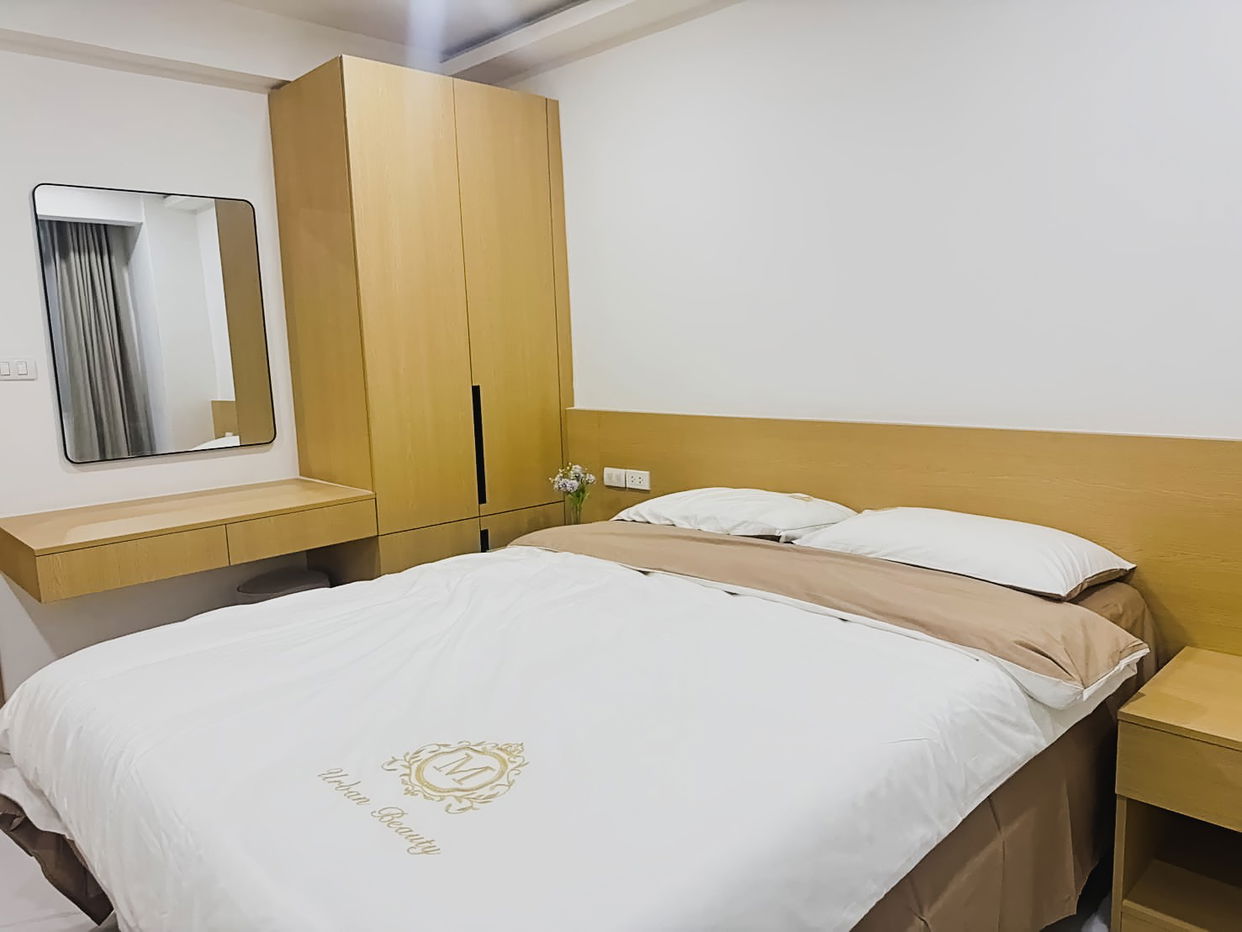 picture Spacious 5-Bedroom Pool Villa for Sale in South Pattaya - 11/14