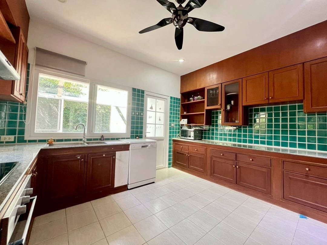 picture European-Thai Home Village 12.9 million baht - 15/20