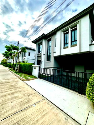 บ้านเดี่ยวให้เช่า : ให้เช่าบ้านเดี่ยว 2 ชั้น หมู่บ้านหรู Grand Pleno พหลโยธิน–รังสิต  บ้านหลังใหญ่ ฟังก์ชันครบ ทำเลพรีเมียมที่สุดในรังสิต ติดฟิวเจอร์พาร์ค 