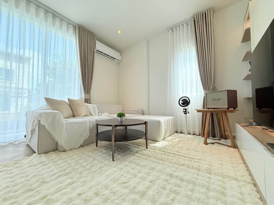 picture Home for rent at Lumpini Town Place Ratchayothin-Sena - 3/8