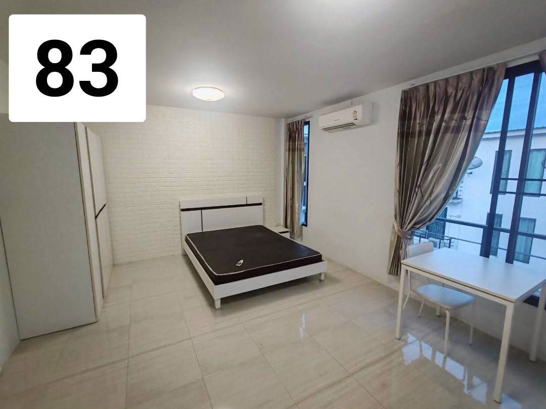 รูป ขายอาคารพาณิชย์ (พร้อมผู้เช่า) ในโครงการดีคอมเพล็กซ์ ศรีราชา-นิคมปิ่นทอง1 อาคารสูง 3 ชั้น ต.หนองขาม อ.ศรีราชา - รูปที่ 8/9