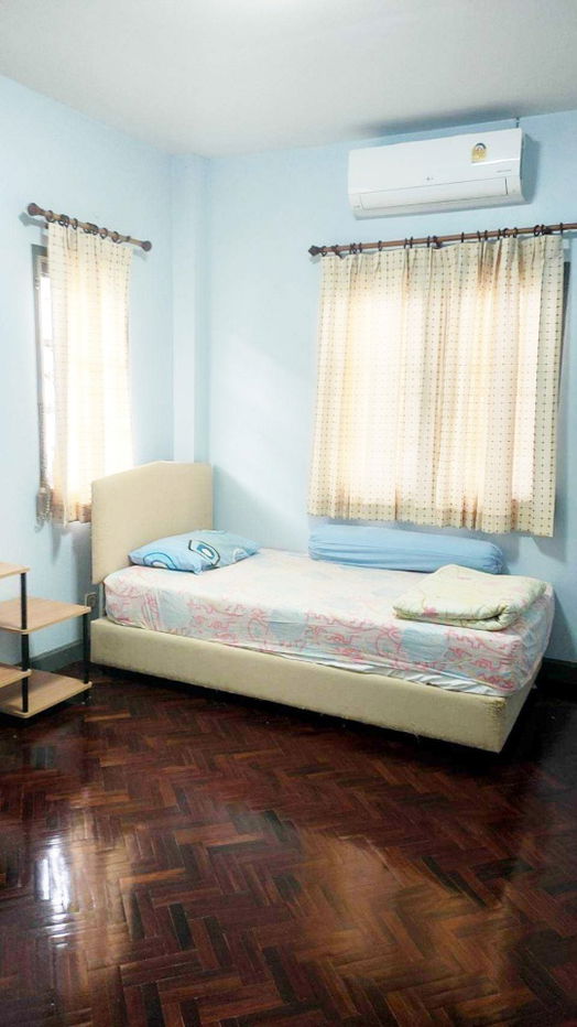 picture A detached house for rent with 3 bedrooms and 2 bathrooms - 11/16