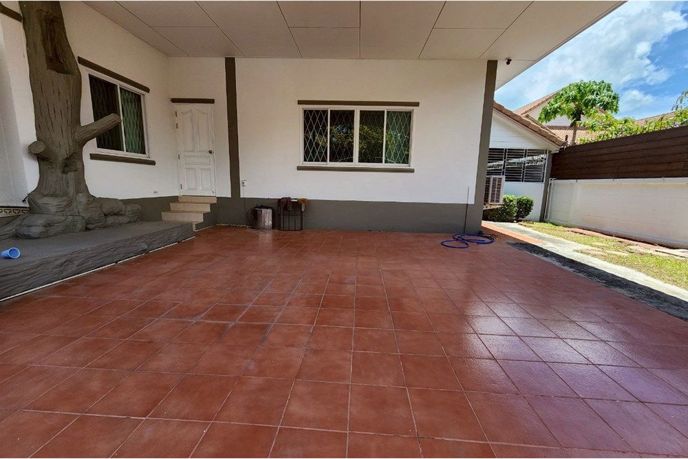 รูป [920611001-399] "บ้านเดี่ยวสัตหีบ ติดถนนสุขุมวิท พร้อมสระว่ายน้ำ" - รูปที่ 31/43