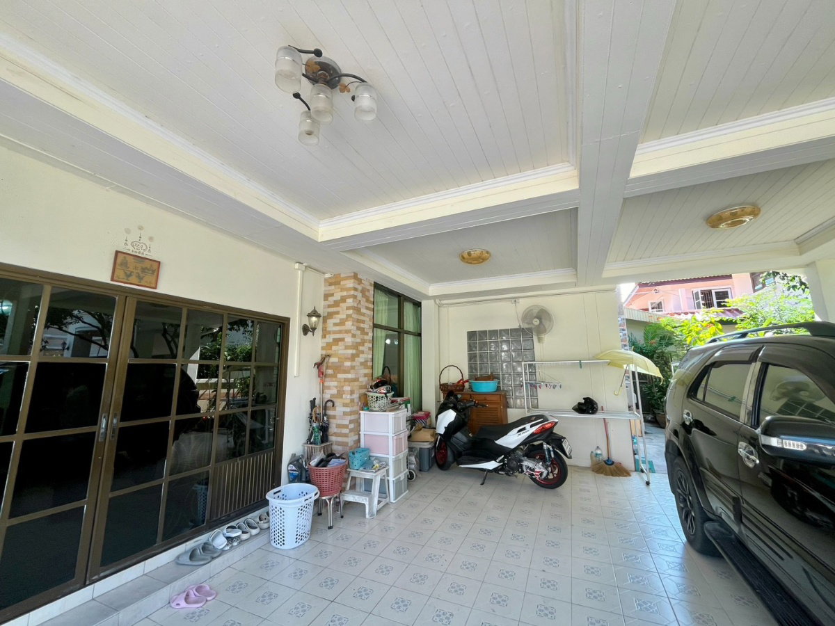 รูป ฟังก์ชั่นครบ พื้นที่ใช้สอยเพียบ!!! ขายบ้านเดี่ยว โครงการ หมู่บ้านชมเพลิน ซอยหมู่บ้านเศรษฐกิจ 46 ต่อเติมเยอะ รองรับครอบครัวใหญ่ | #TPI-2643 - รูปที่ 2/30
