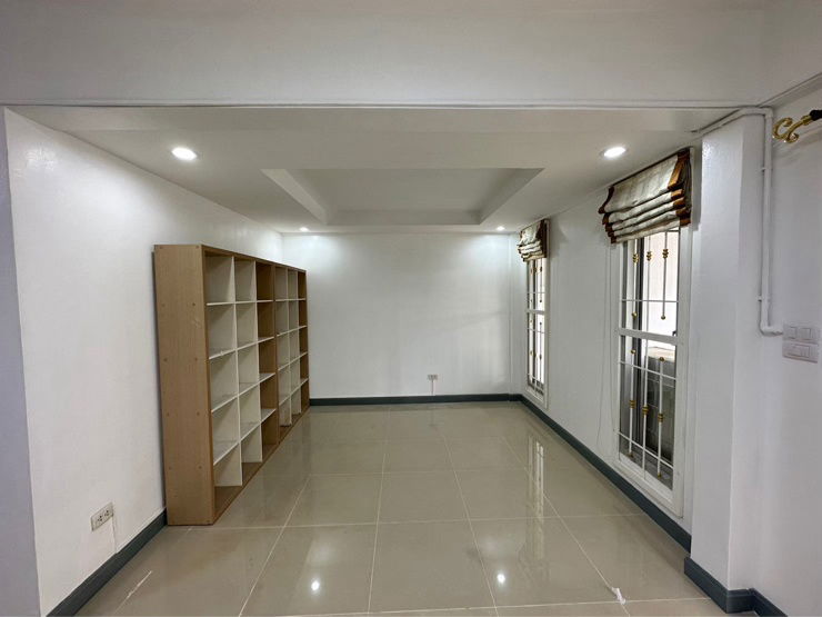 รูป ให้เช่าทาวน์โฮม 3 ชั้นเพิ่งรีโนเวท นวลจันทร์64 เลียบด่วนรามอินทรา - รูปที่ 3/12
