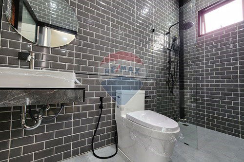 รูป [920611003-86] พูลวิลล่า สัตหีบ - รูปที่ 53/72