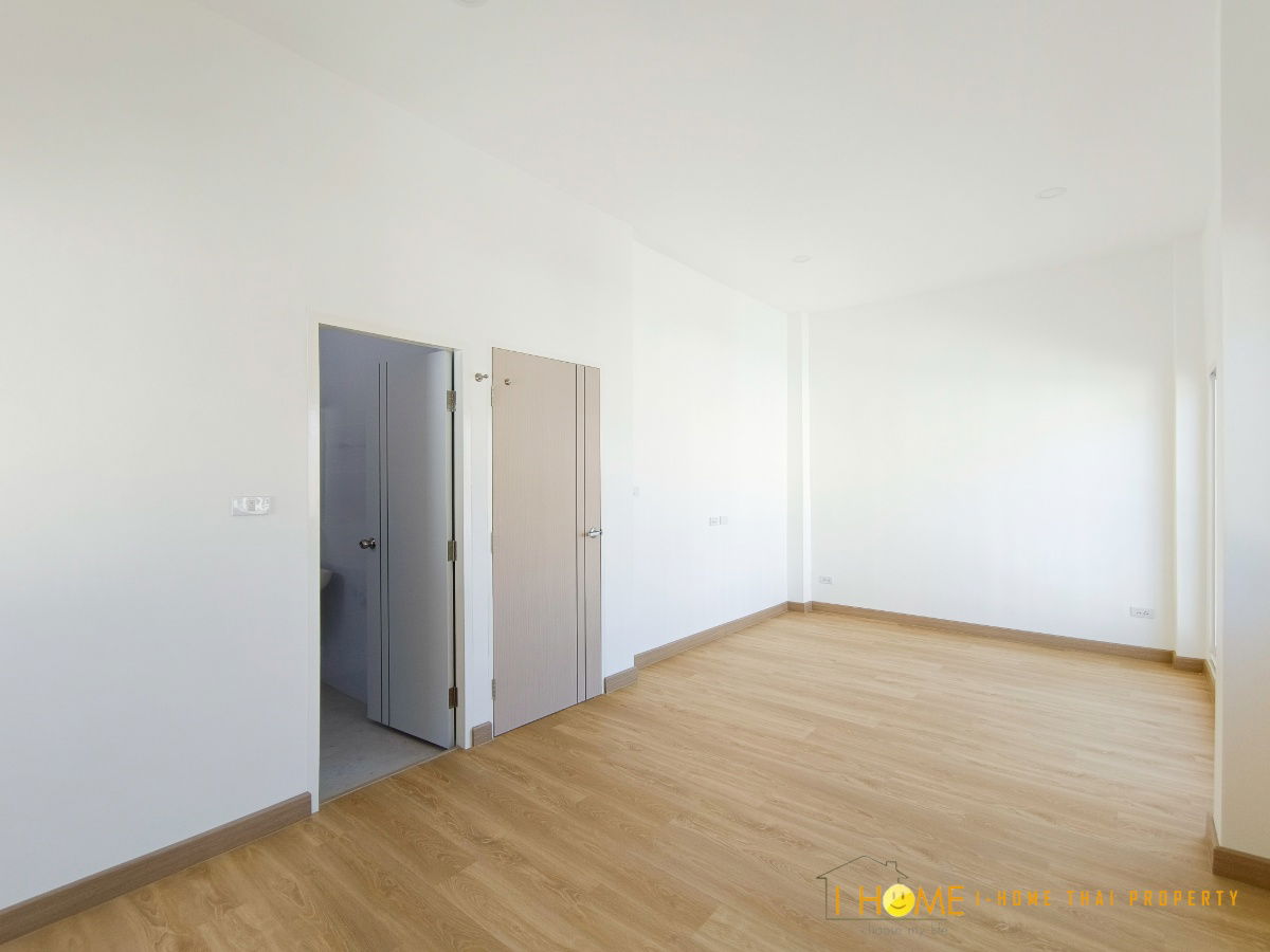 รูป ขายบ้านแฝดสองชั้น 3 ห้องนอน 3 ห้องน้ำ 1 ห้องครัว 2 ที่จอดรถ - รูปที่ 27/33