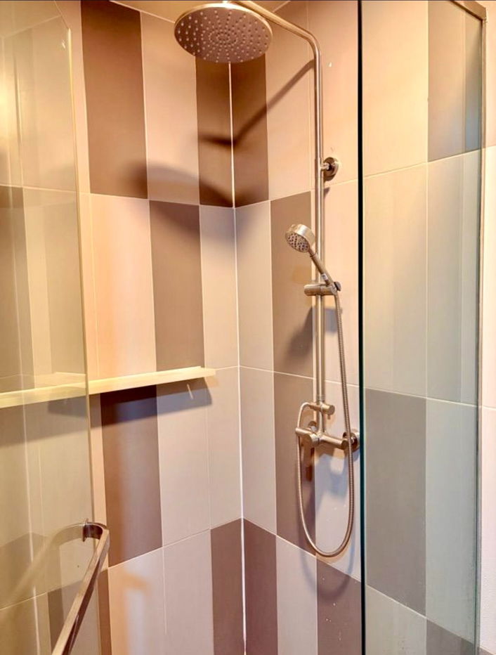 picture code : E156 Onyx Phaholyothin–Saphankwai - 6/16