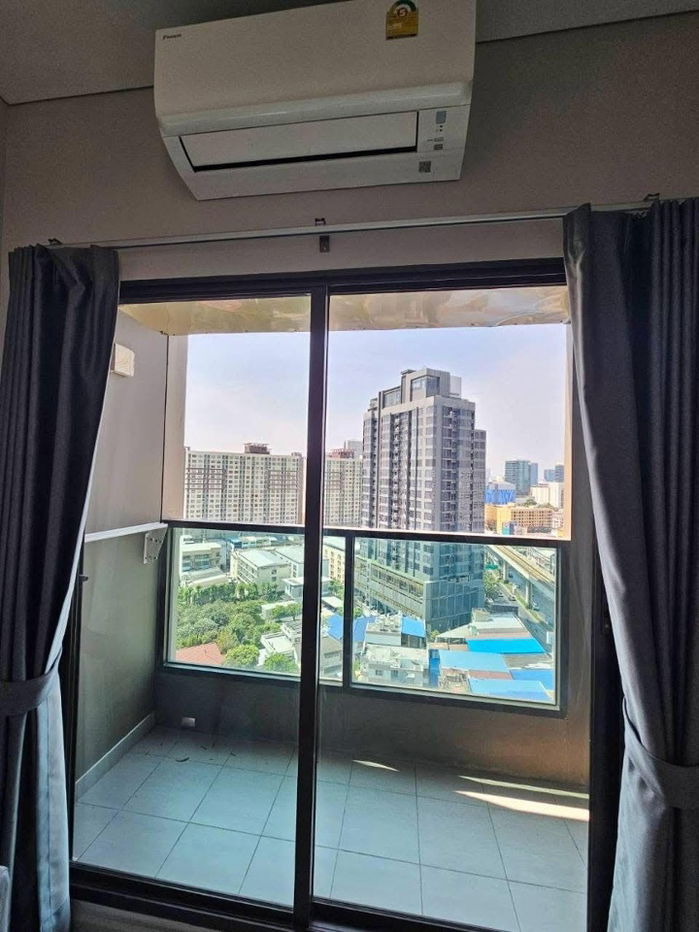 picture code : E176 Lumpini Park Phahon 32 - 10/18