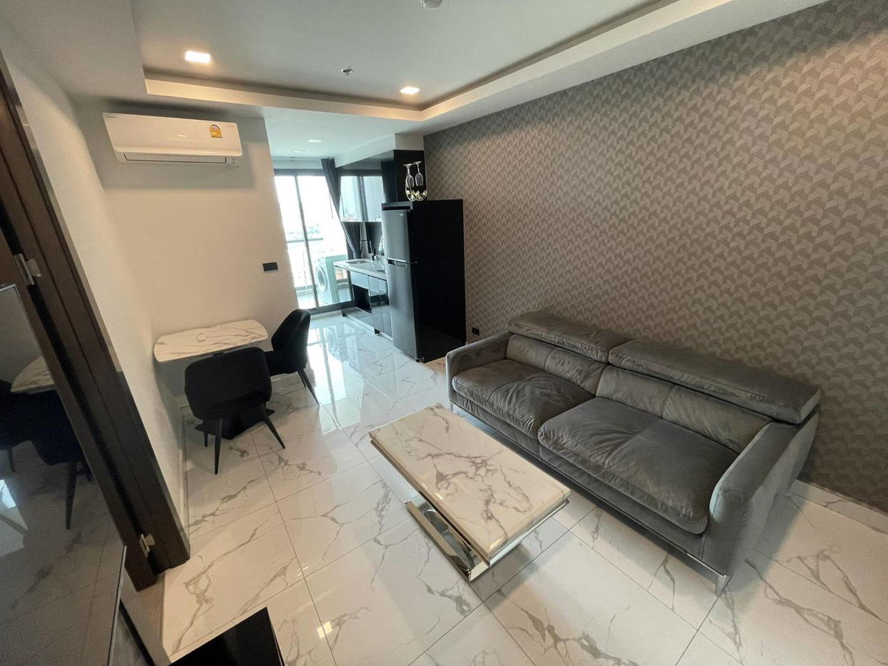 picture Arcadia Millennium Tower 1 Bedroom for Sale - 1/8