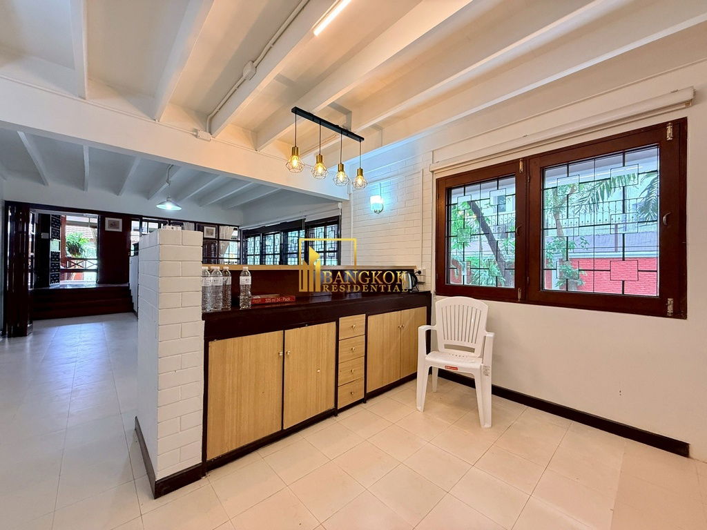 รูป Exceptional 4 Bedroom House in Vibrant Nana Area - BR28305SH - รูปที่ 19/45