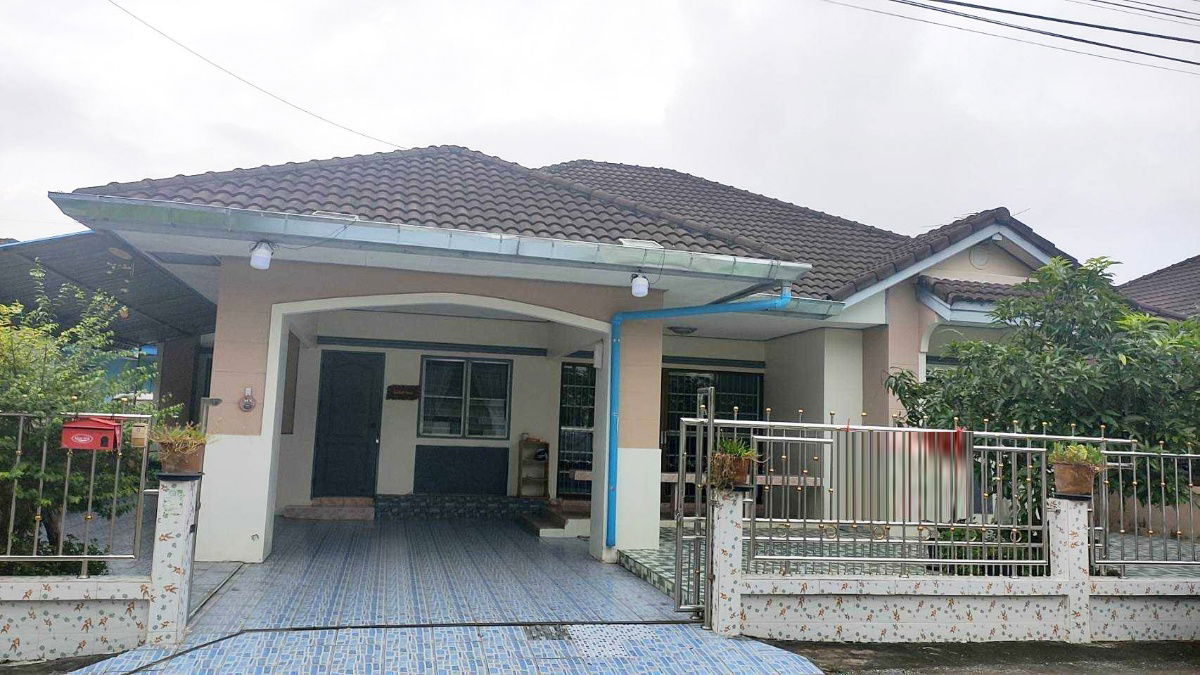 picture A detached house for rent with 3 bedrooms and 2 bathrooms - 1/16