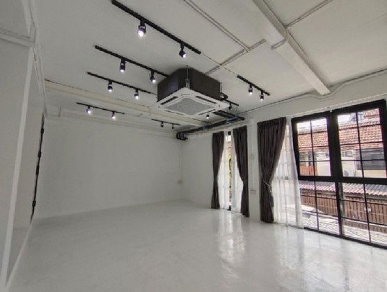 รูป ให้เช่าทาวน์โฮม 3 ชั้น ซอยวิภาวดีรังสิต 58 / จอดรถได้ 2 คัน อยู่อาศัย หรือ Home Office - รูปที่ 2/17