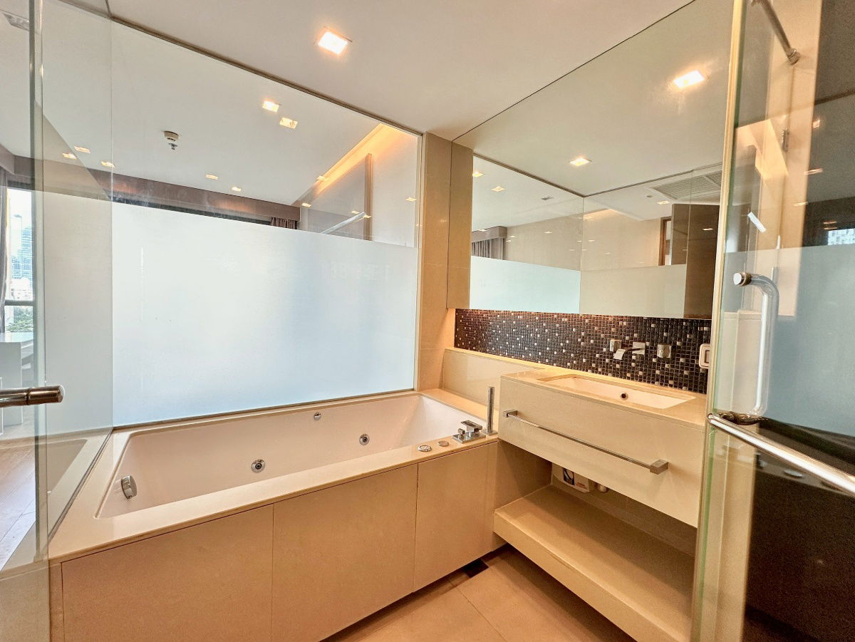 picture The Address Sathon – Spacious, Home-Like Living in the Heart of Sathorn. Comfortable for Families, with Easy Access to Everything. - 34/44