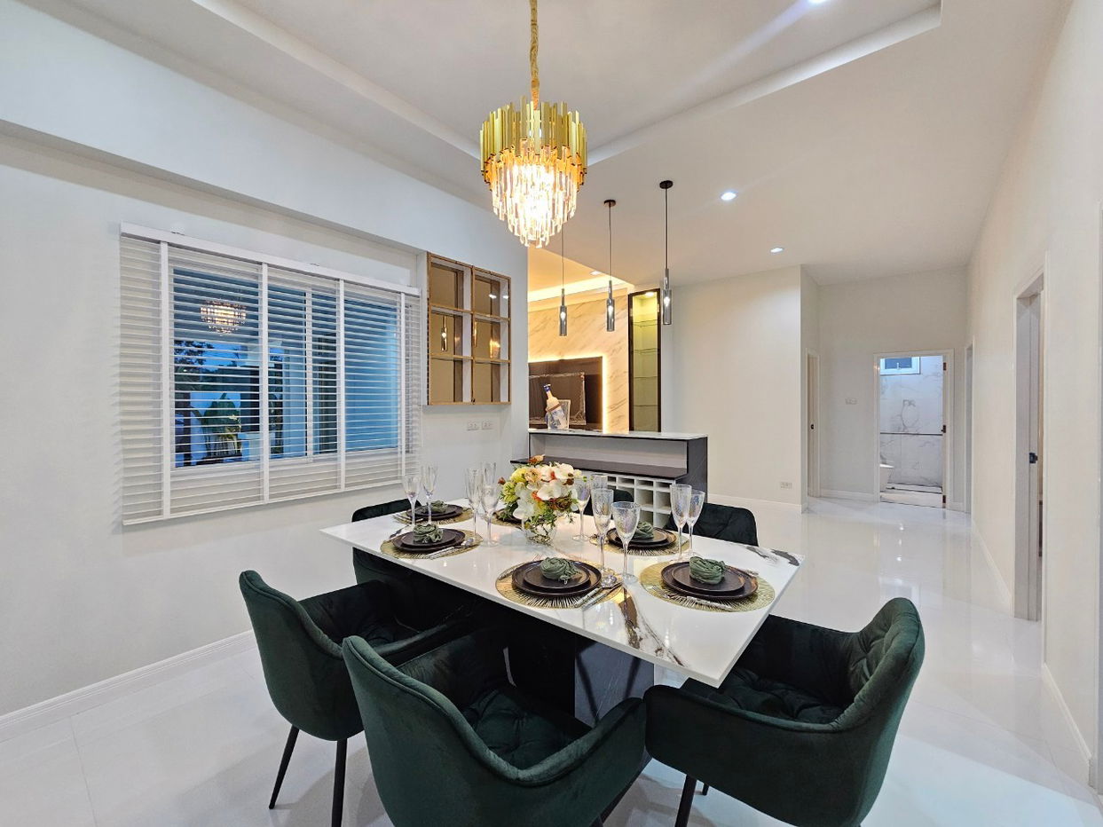 รูป Pool Villa in East Pattaya 3 Bedrooms for Sale - รูปที่ 12/18