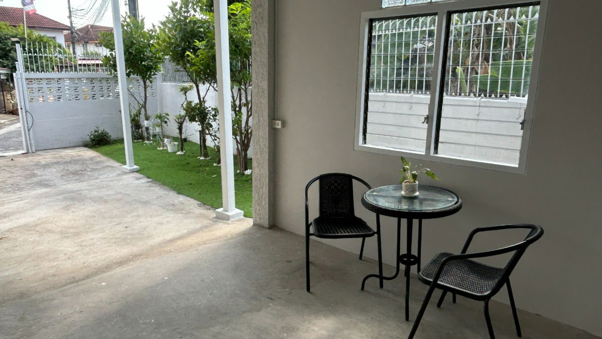 รูป ขายบ้านแฝดอารมณ์บ้านเดี่ยว สไตล์มินิมอล สวย สะอาด ปรับปรุงใหม่ พร้อมอยู่   ทำเลสะดวก ใกล้ Central ปิ่นเกล้า - รูปที่ 31/32