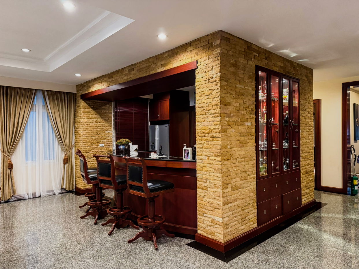 picture Luxury Pool Villa for Sale – Pratumnak Hill, Pattaya - 8/21