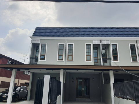 New Townhouse for Rent! 2 Storeys, 3 Bedrooms, Spacious Area, Phet Kasem 48 Location, Near BTS