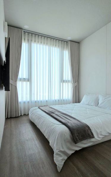 picture Stunning High-Floor Condo with Breathtaking North View | Fully Furnished | Ready to Move In Floor 46 | Premium City View - 10/29