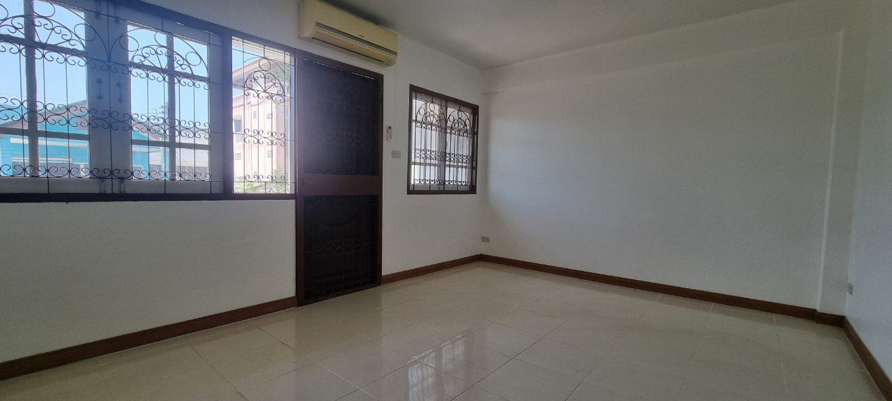 picture Townhouse in Central Pattaya for Sale - 4/12