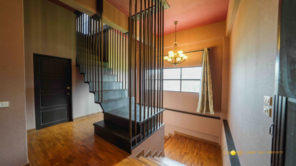 picture A two storey house for rent with 3 bedrooms,3 toilets and 1 kitchen. - 14/30