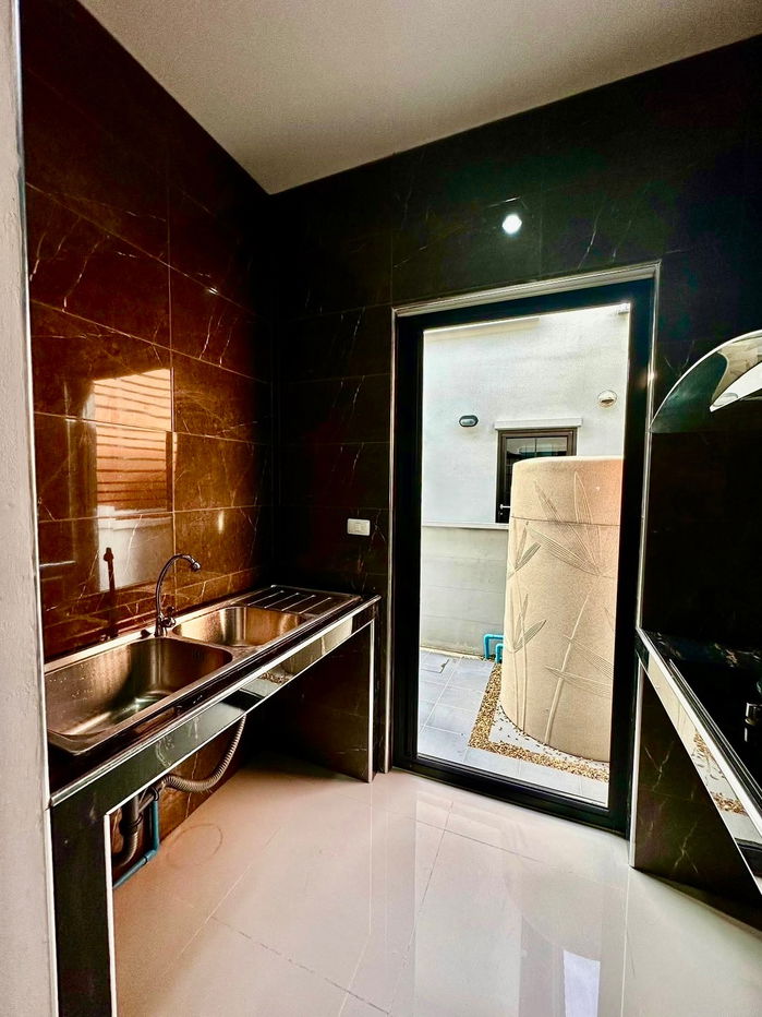 รูป ให้เช่าบ้านเดี่ยว 2 ชั้น หมู่บ้านหรู Grand Pleno พหลโยธิน–รังสิต บ้านหลังใหญ่ ฟังก์ชันครบ ทำเลพรีเมียมที่สุดในรังสิต ติดฟิวเจอร์พาร์ค - รูปที่ 8/19