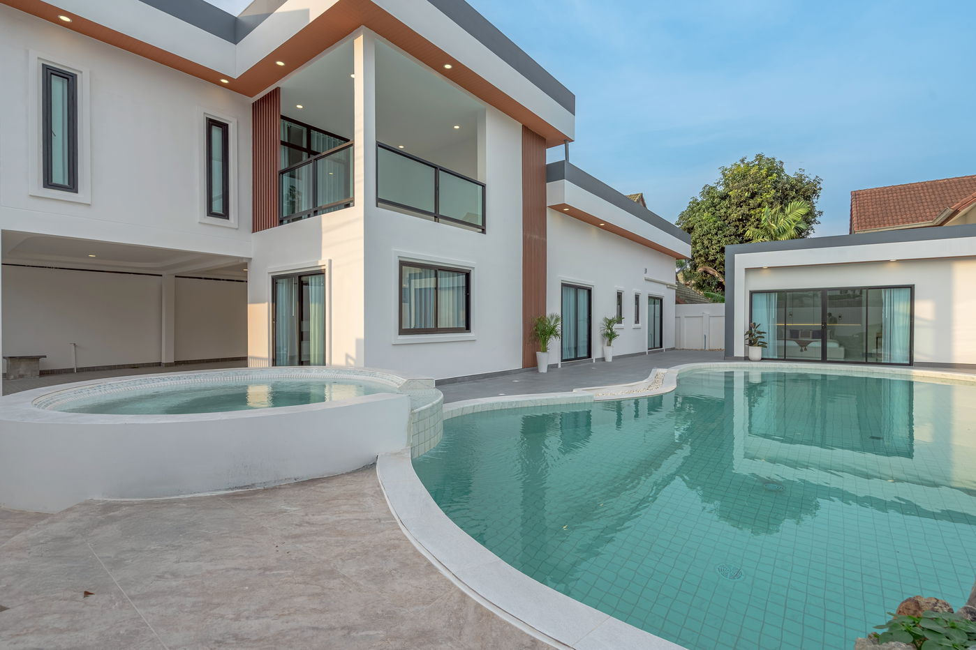 รูป ขายบ้านเดี่ยว 5 ห้องนอน พูลวิลล่า อีสต์ปัตตา - รูปที่ 4/28